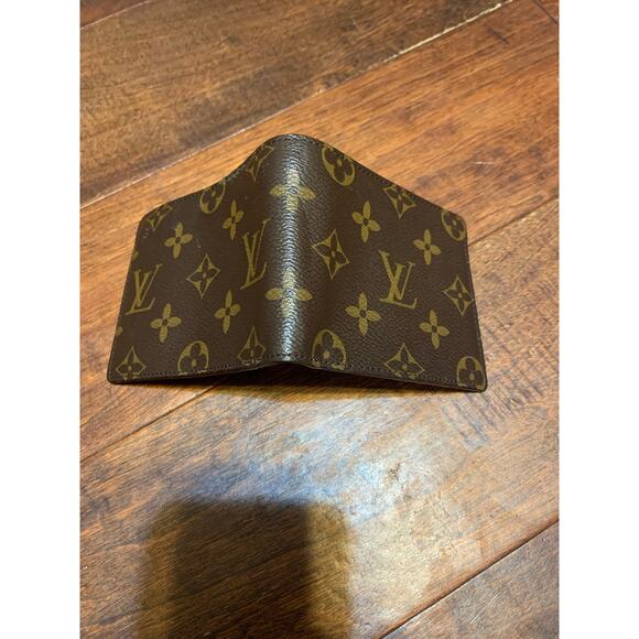 LV Men's Monogram Wallet - Picture 1 of 8